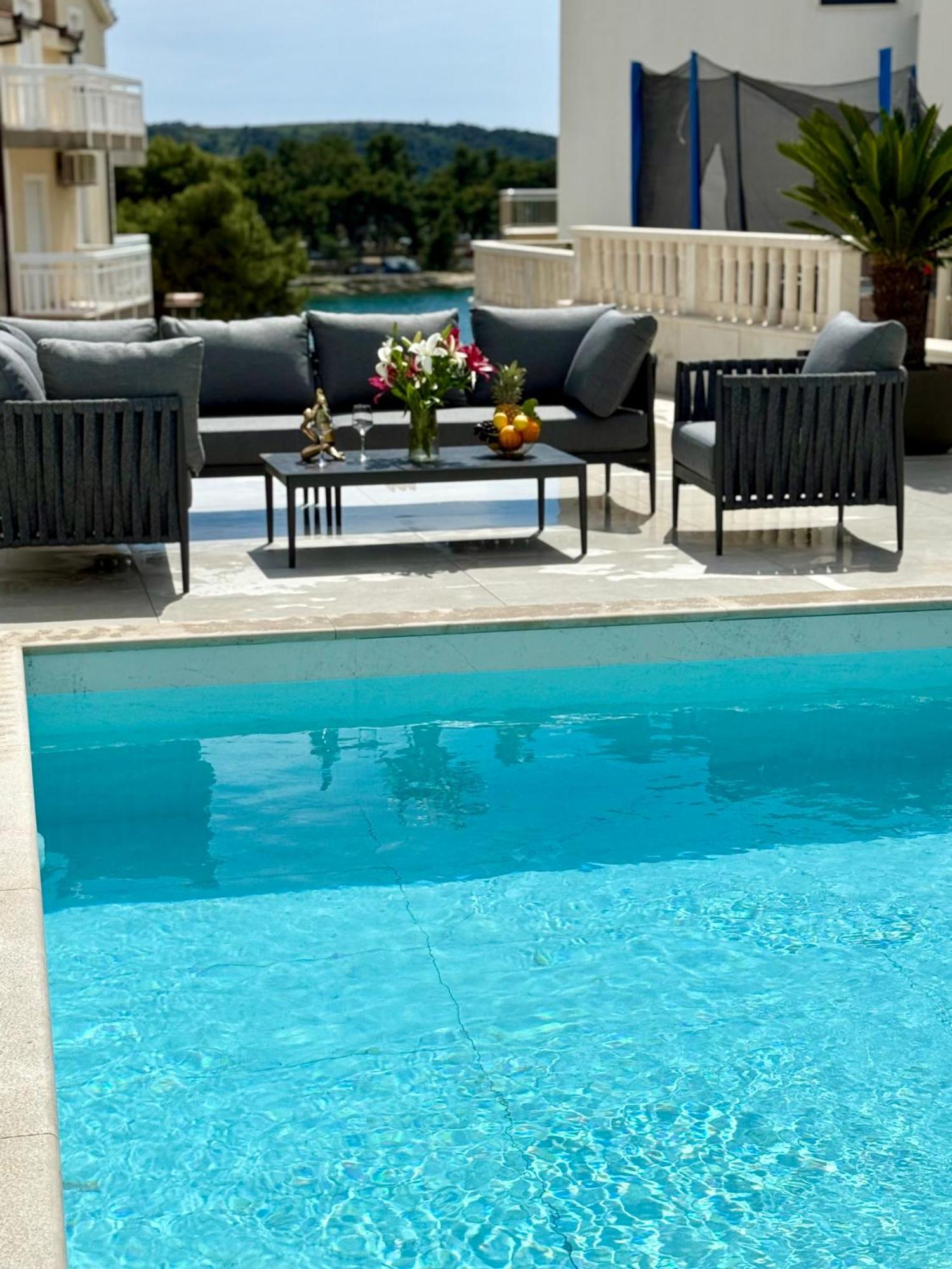 Apartment Sara Trogir Exterior photo