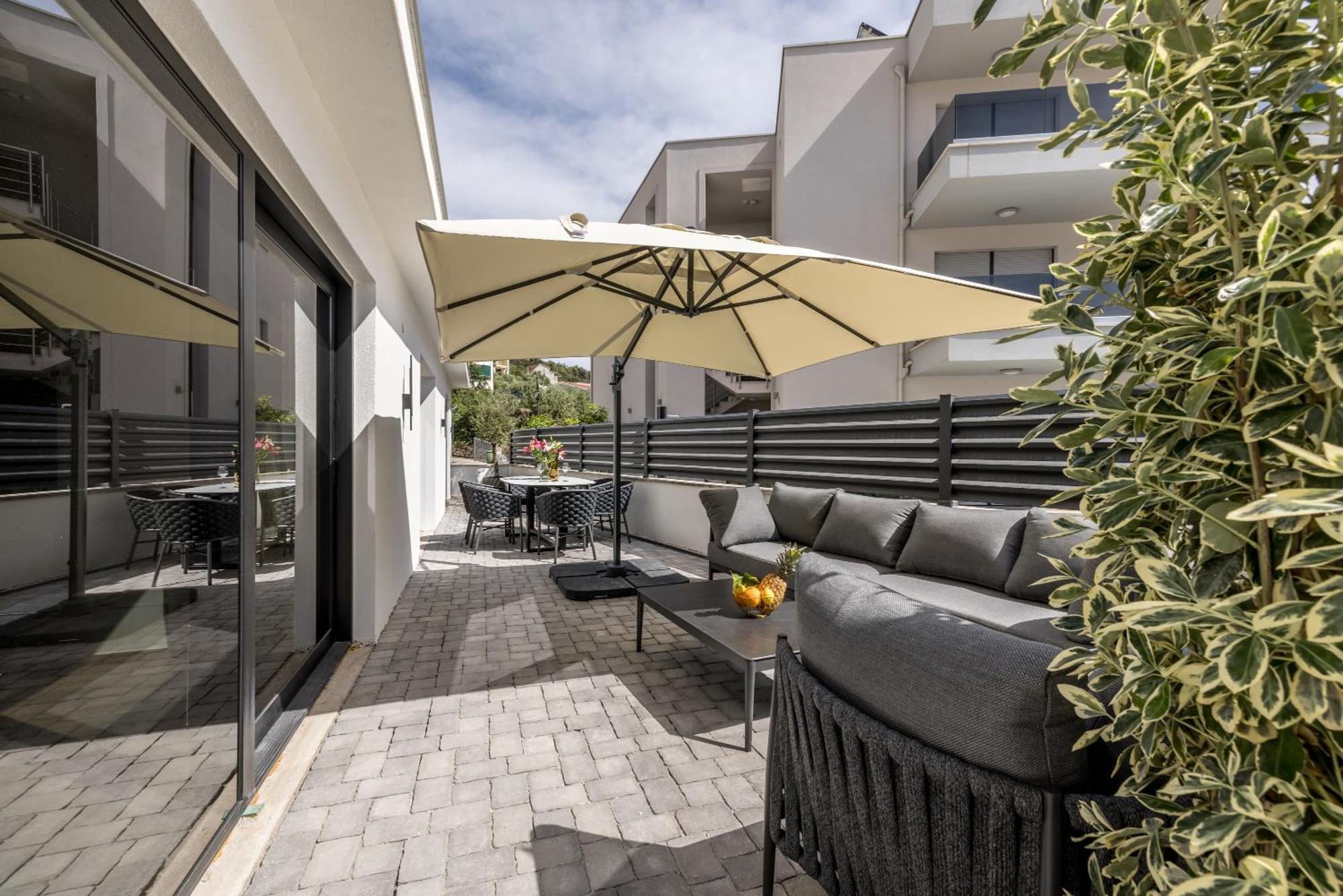 Apartment Sara Trogir Exterior photo